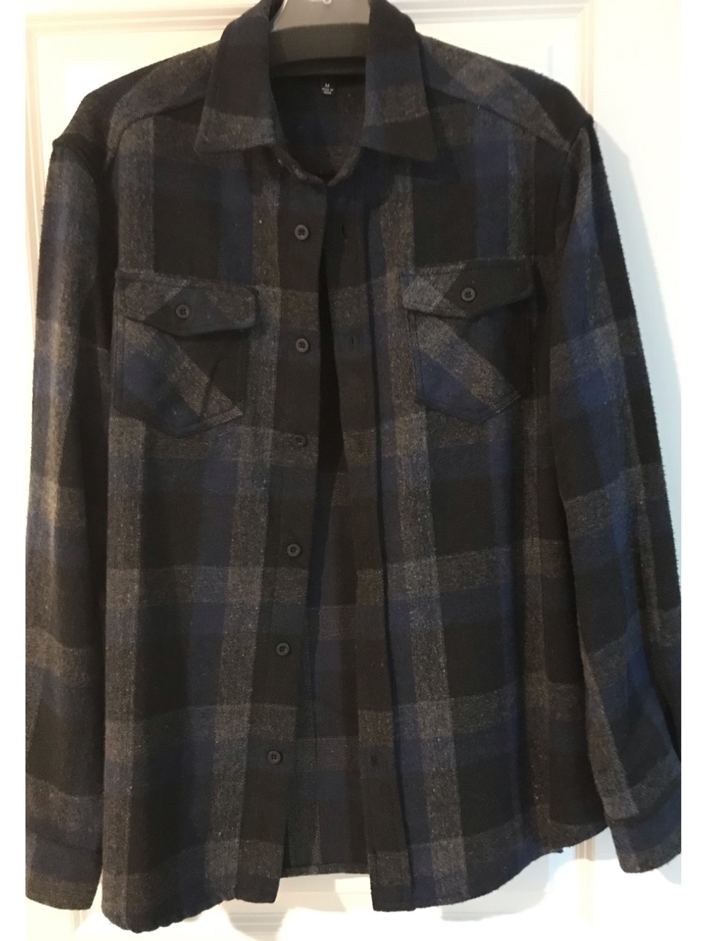 NWT-Men's Black and Navy Plaid Button-Front Shirt Jacket